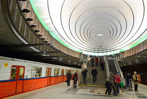 1. Estación de Metro Wilsona (Polonia)