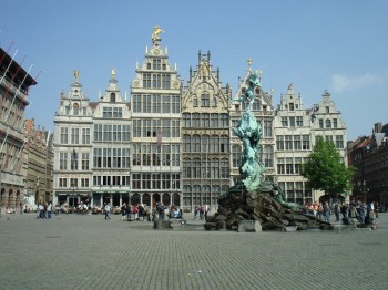 Market-Square-Antwerpen-Belgium
